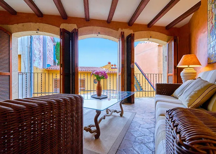 The Corner House Of Altafulla - A Stroll From The Beach, In The Heart Of The Old Town